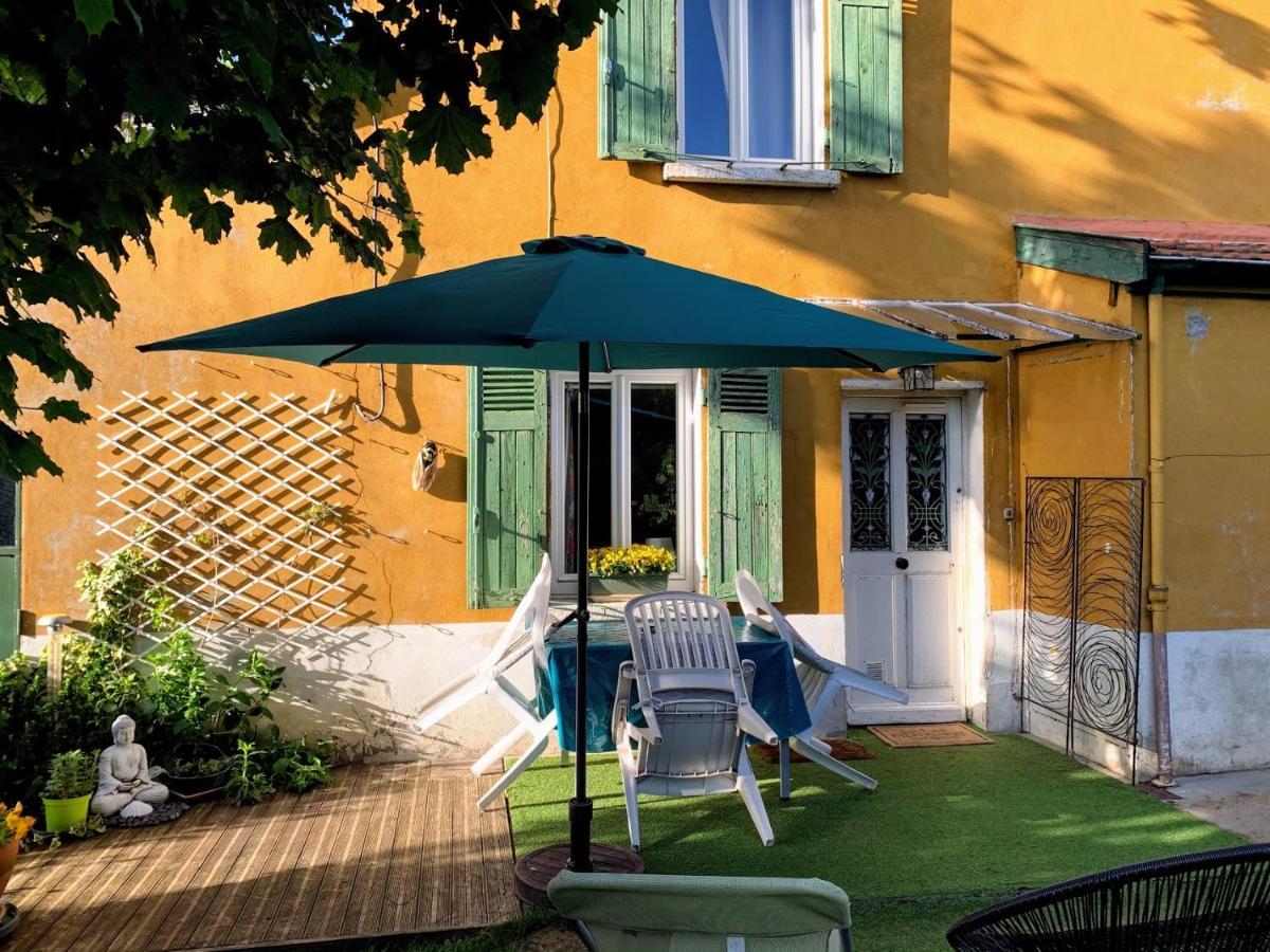 "La Petite Maison" Сент-Фуа-ле-Ліон Екстер'єр фото